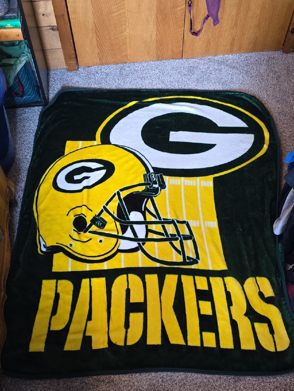 Plush Throw Blanket - Green & Yellow
